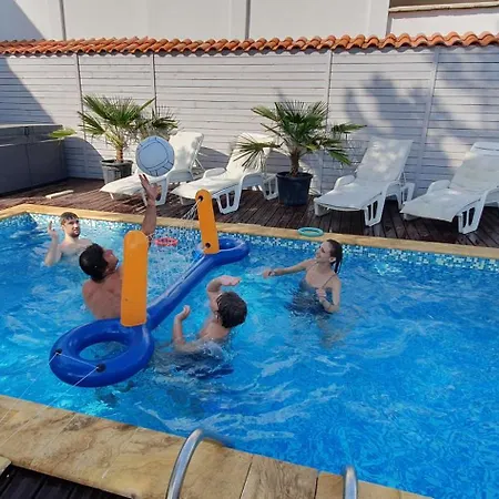 Aquamarine House Луксозна вила